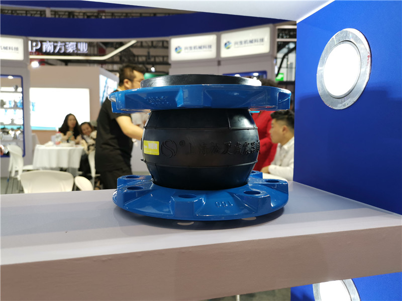 唐山“过液压油的DN100-16公斤耐油橡胶接头,用于45号抗磨液压油管道”