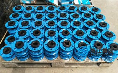 抚顺“过液压油配套的KXT-DN65橡胶接头,保护管路热胀冷缩”